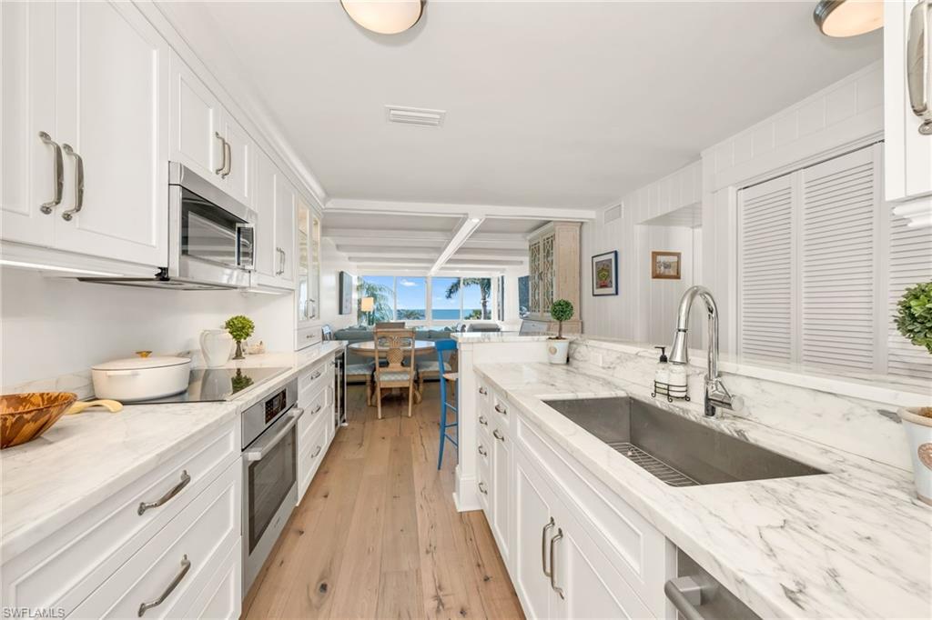 2121 Gulf Shore BLVD N # 206