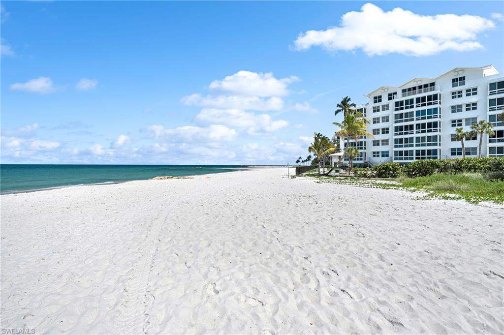 2121 Gulf Shore BLVD N # 203, NAPLES Unit: 203