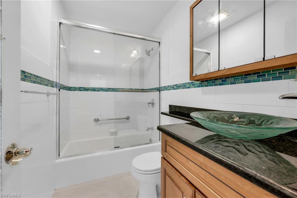 2121 Gulf Shore BLVD N # 203, NAPLES Unit: 203