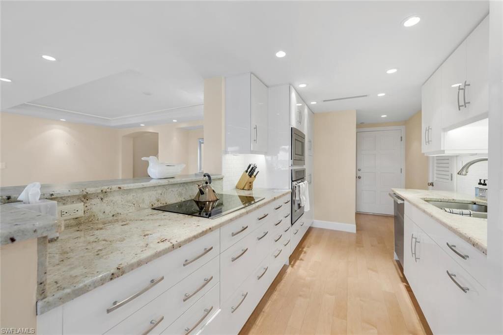 3003 Gulf Shore BLVD N # 404