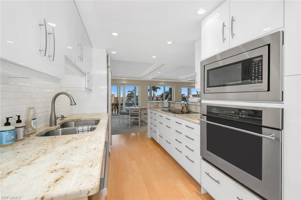3003 Gulf Shore BLVD N # 404