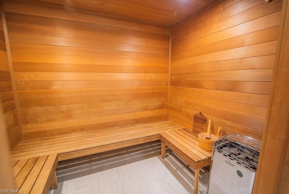 6010 Chardonnay LN # 304