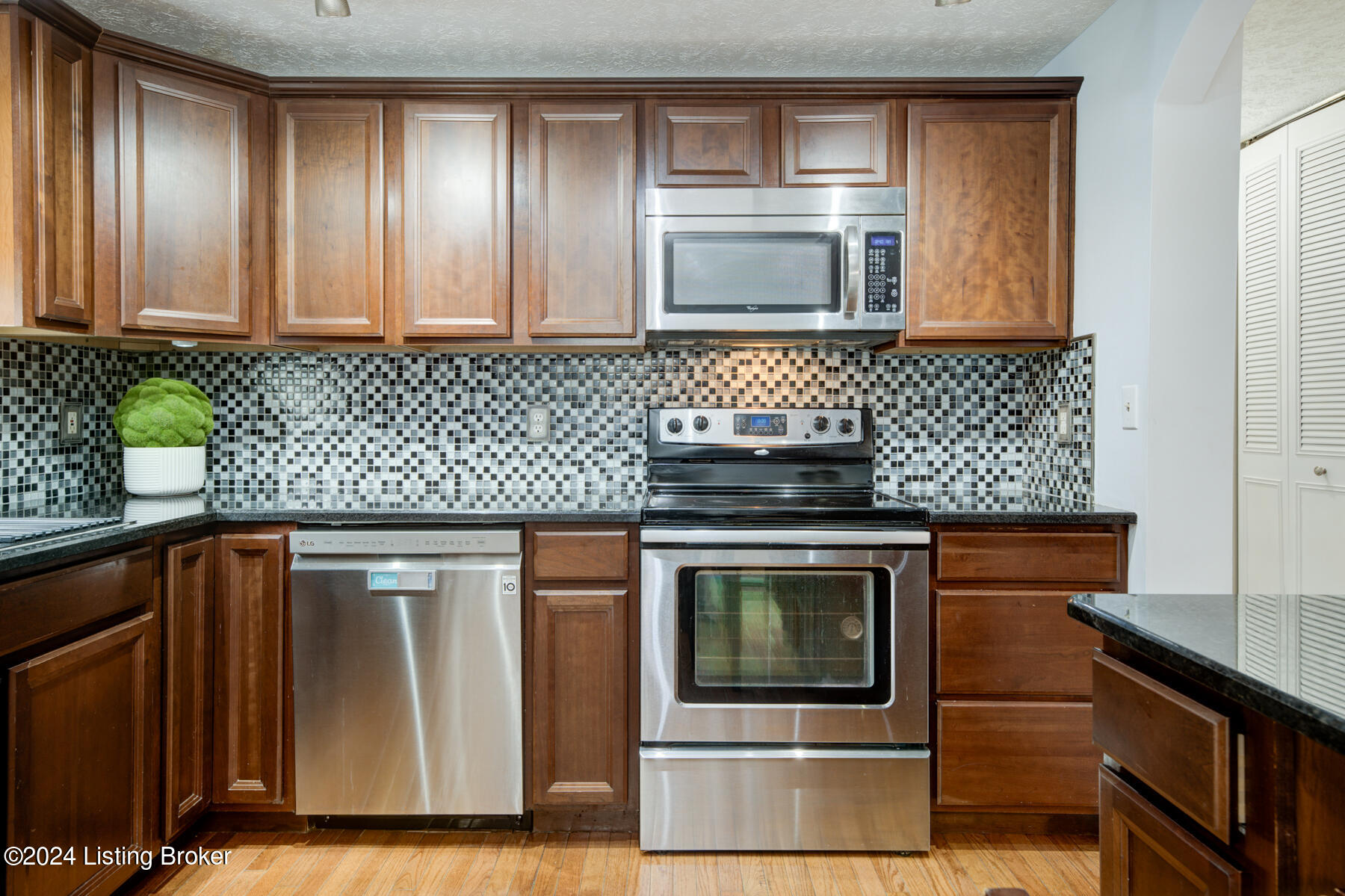 11019 Neptune Pl