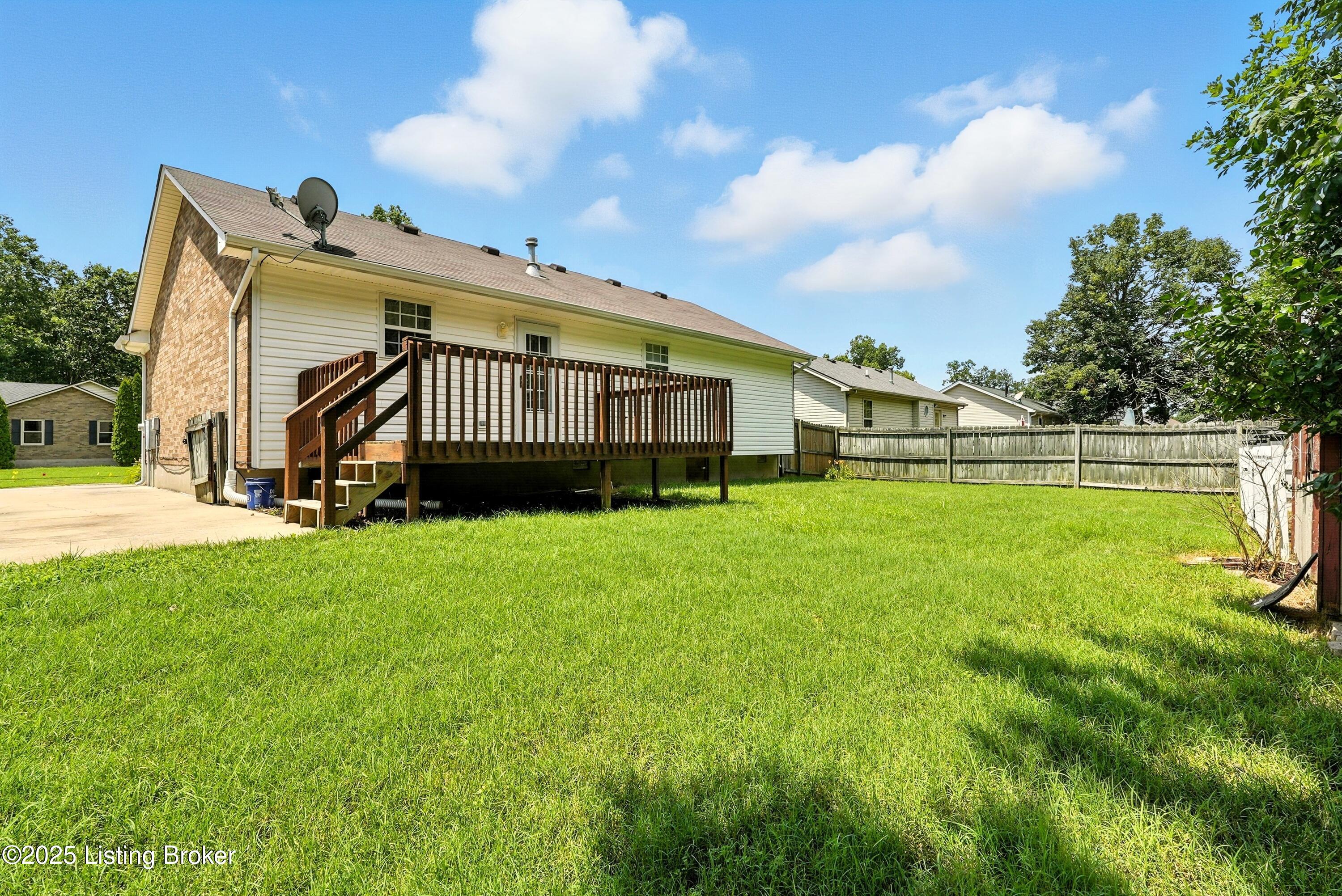 424 River Oaks Dr