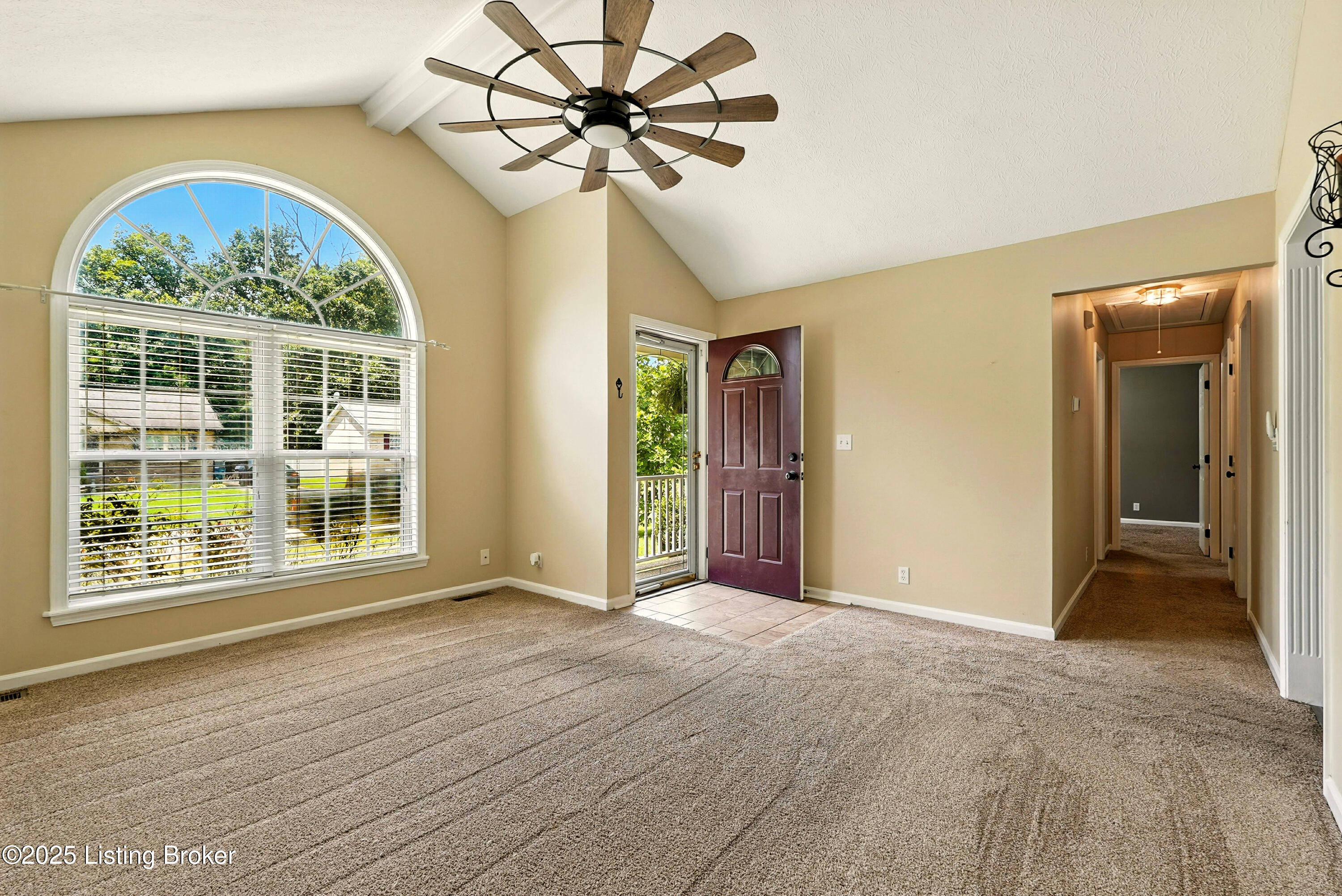 424 River Oaks Dr