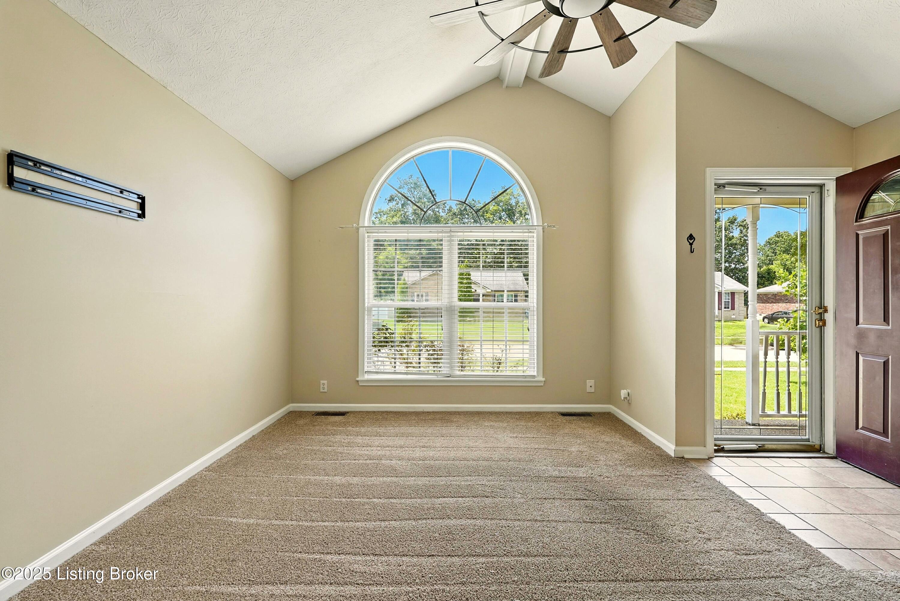 424 River Oaks Dr