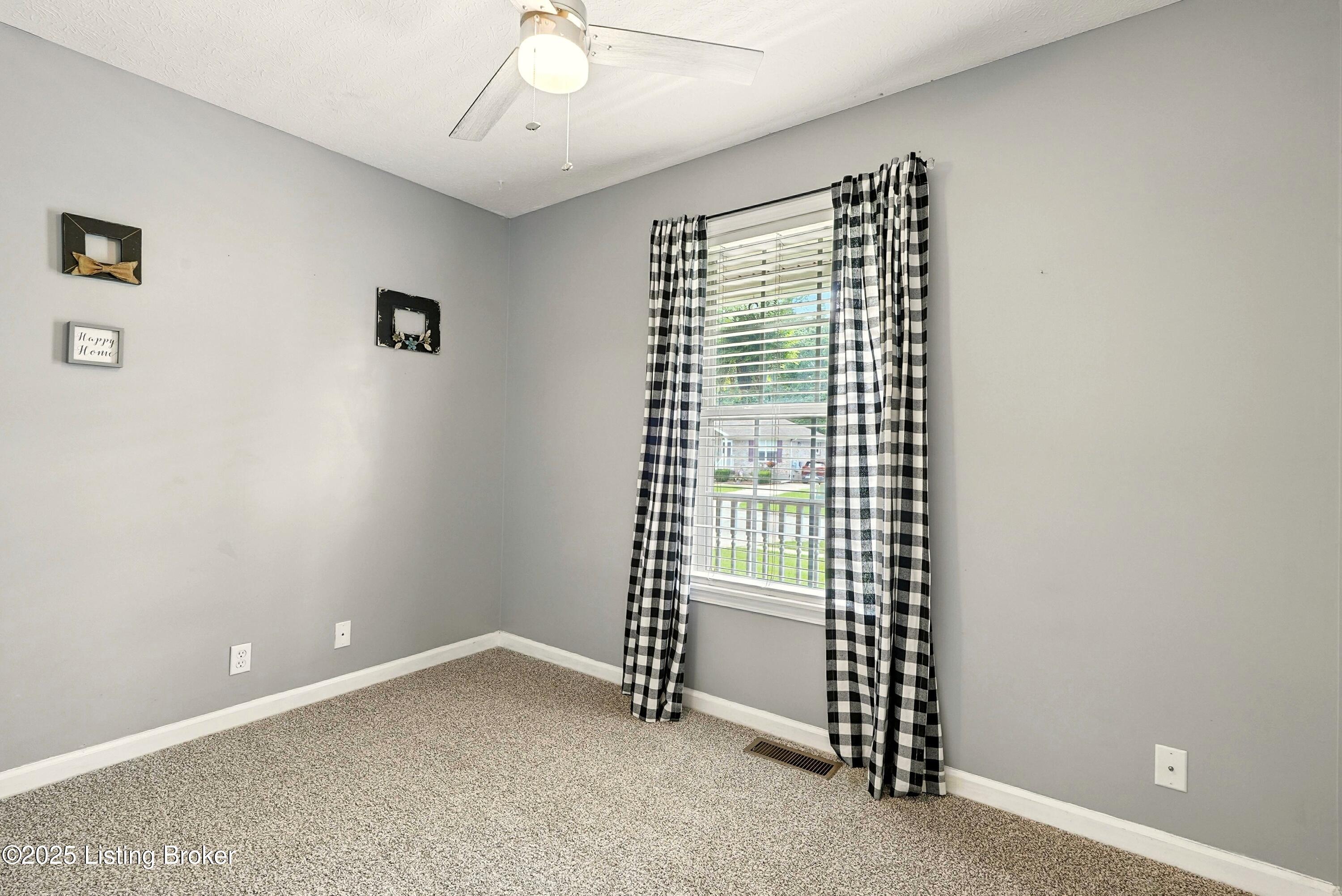424 River Oaks Dr