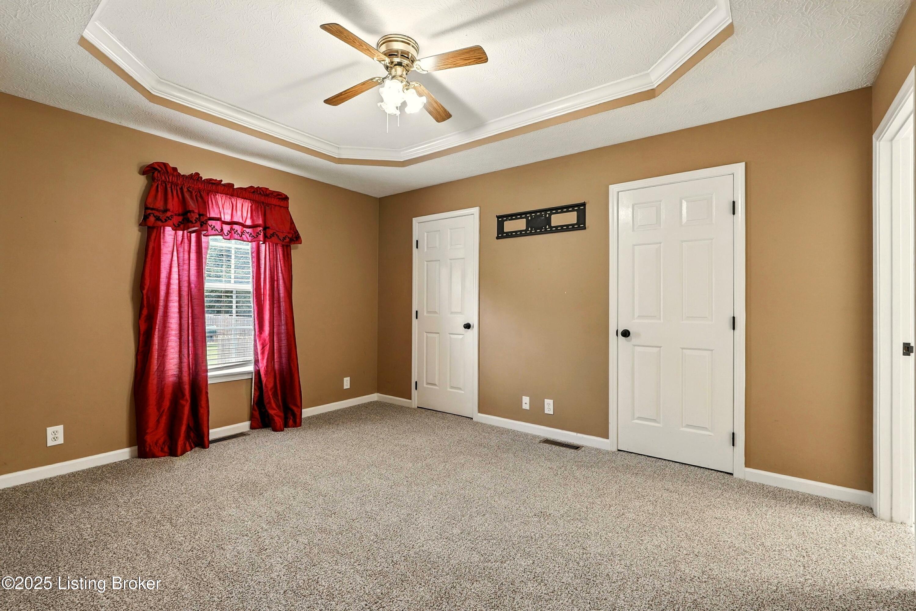 424 River Oaks Dr