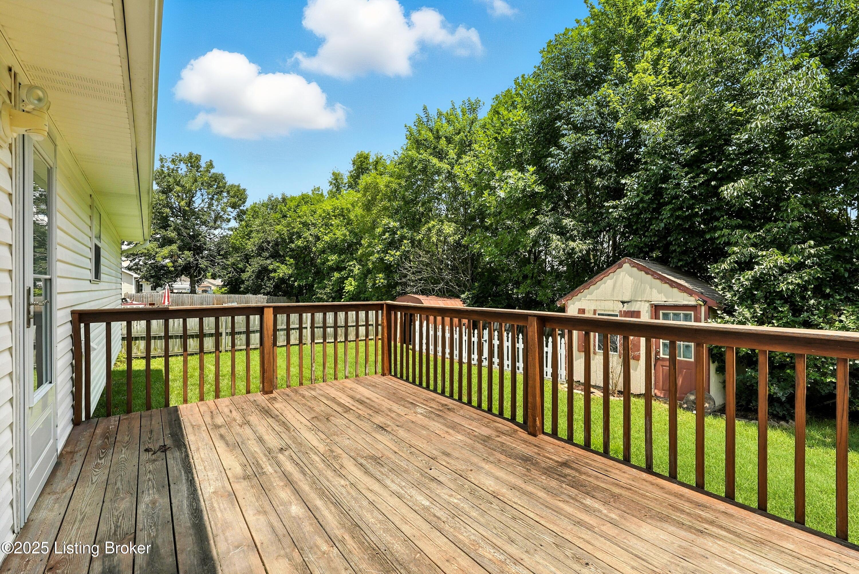 424 River Oaks Dr