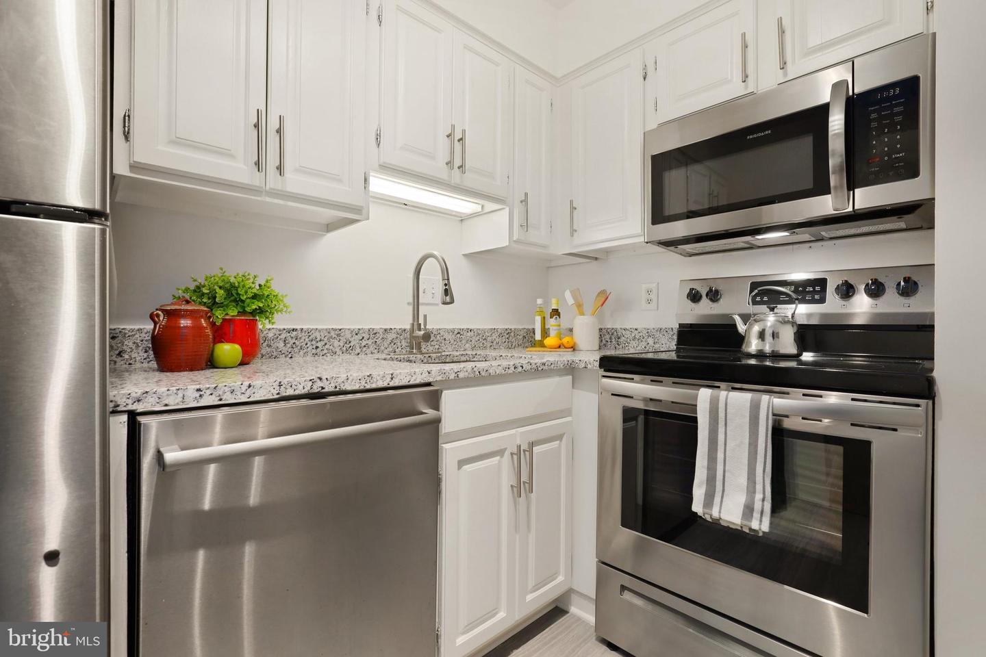 1933 S STREET NW Unit: B