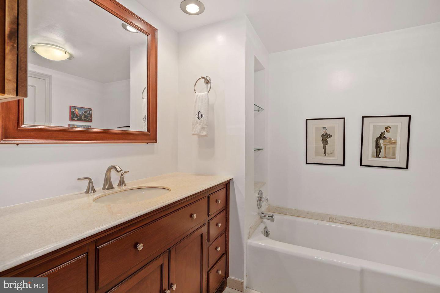 700 NEW HAMPSHIRE AVENUE NW Unit: 817