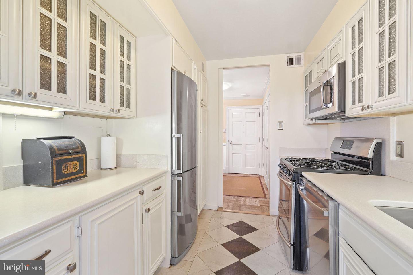 700 NEW HAMPSHIRE AVENUE NW Unit: 817