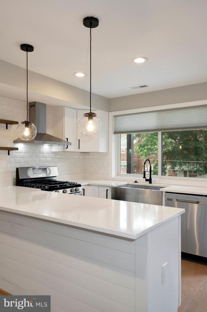 4331 DUBOIS PLACE SE