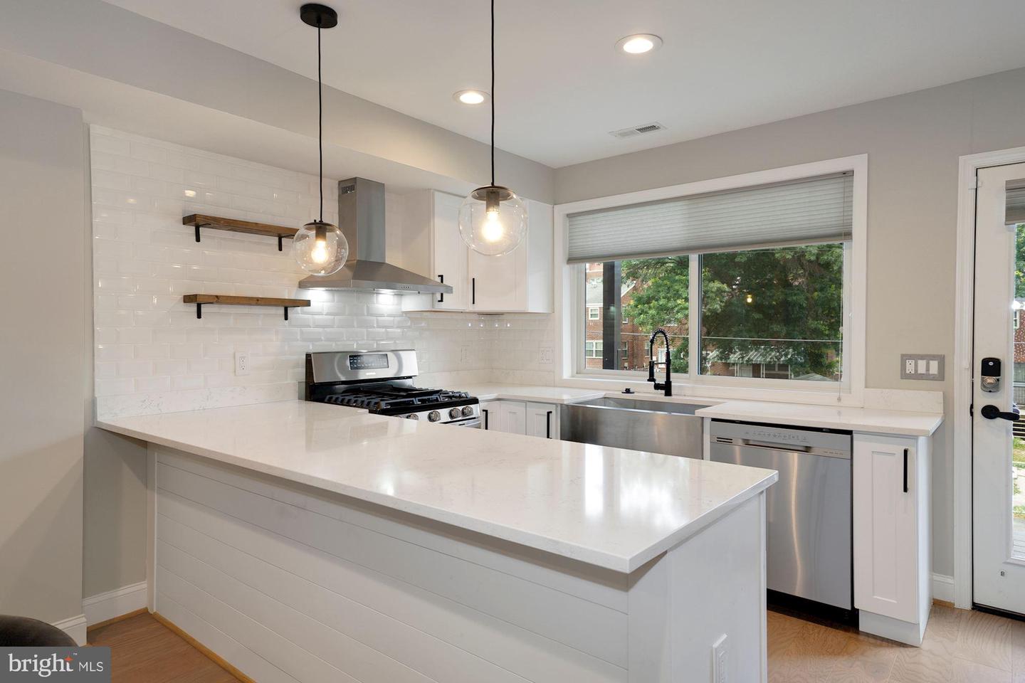 4331 DUBOIS PLACE SE