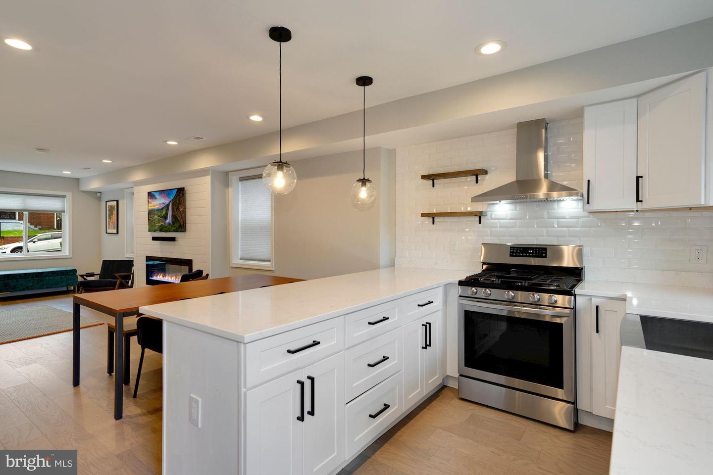 4331 DUBOIS PLACE SE