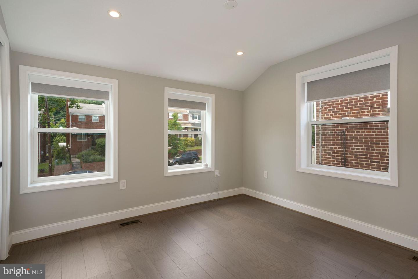 4331 DUBOIS PLACE SE