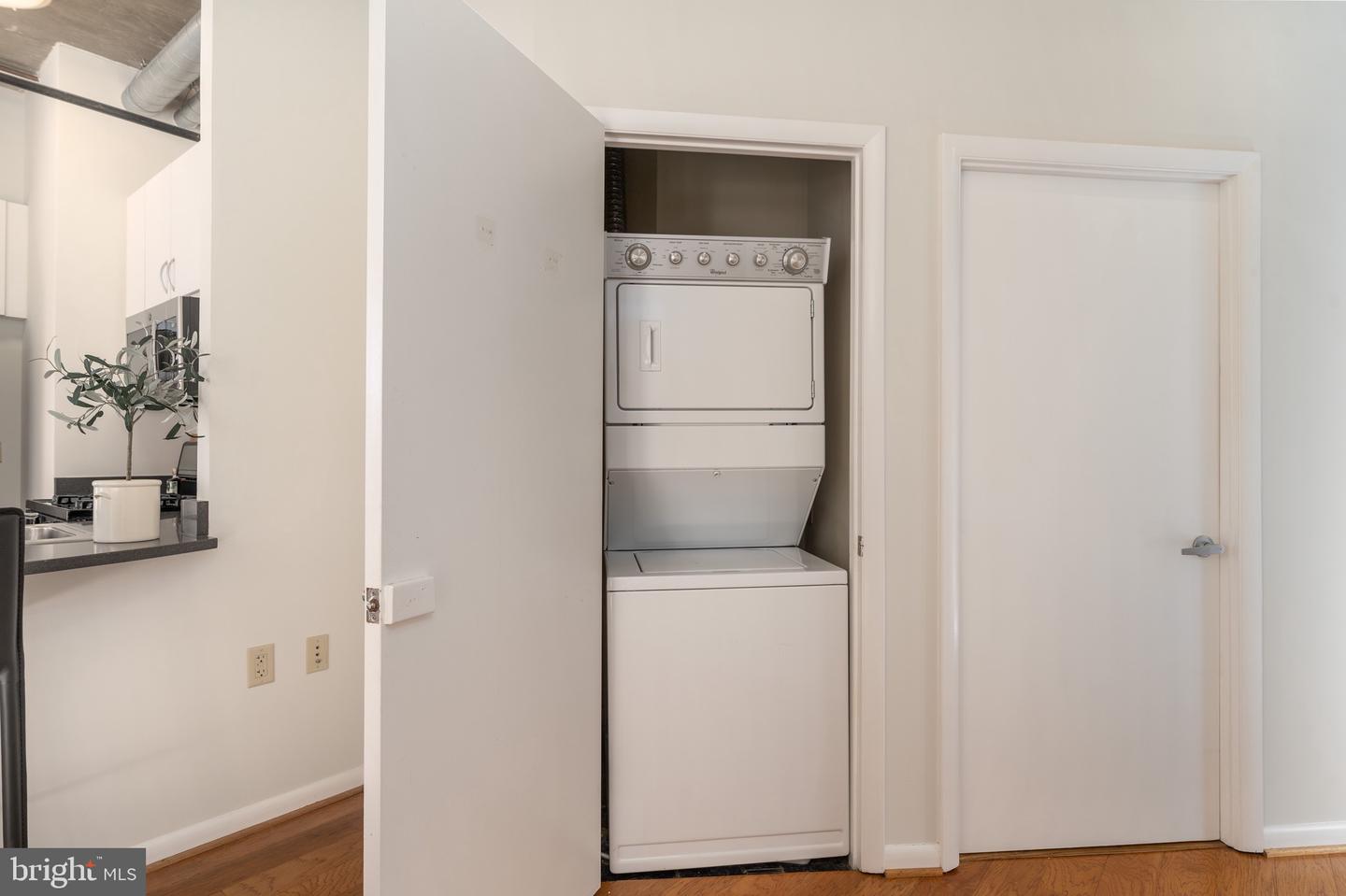 1300 N STREET NW Unit: 305