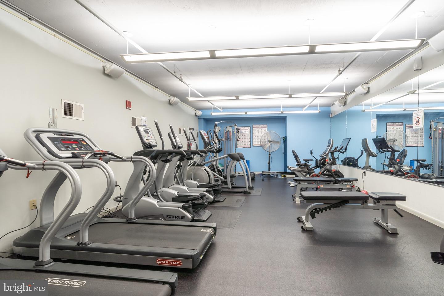 1300 N STREET NW Unit: 305