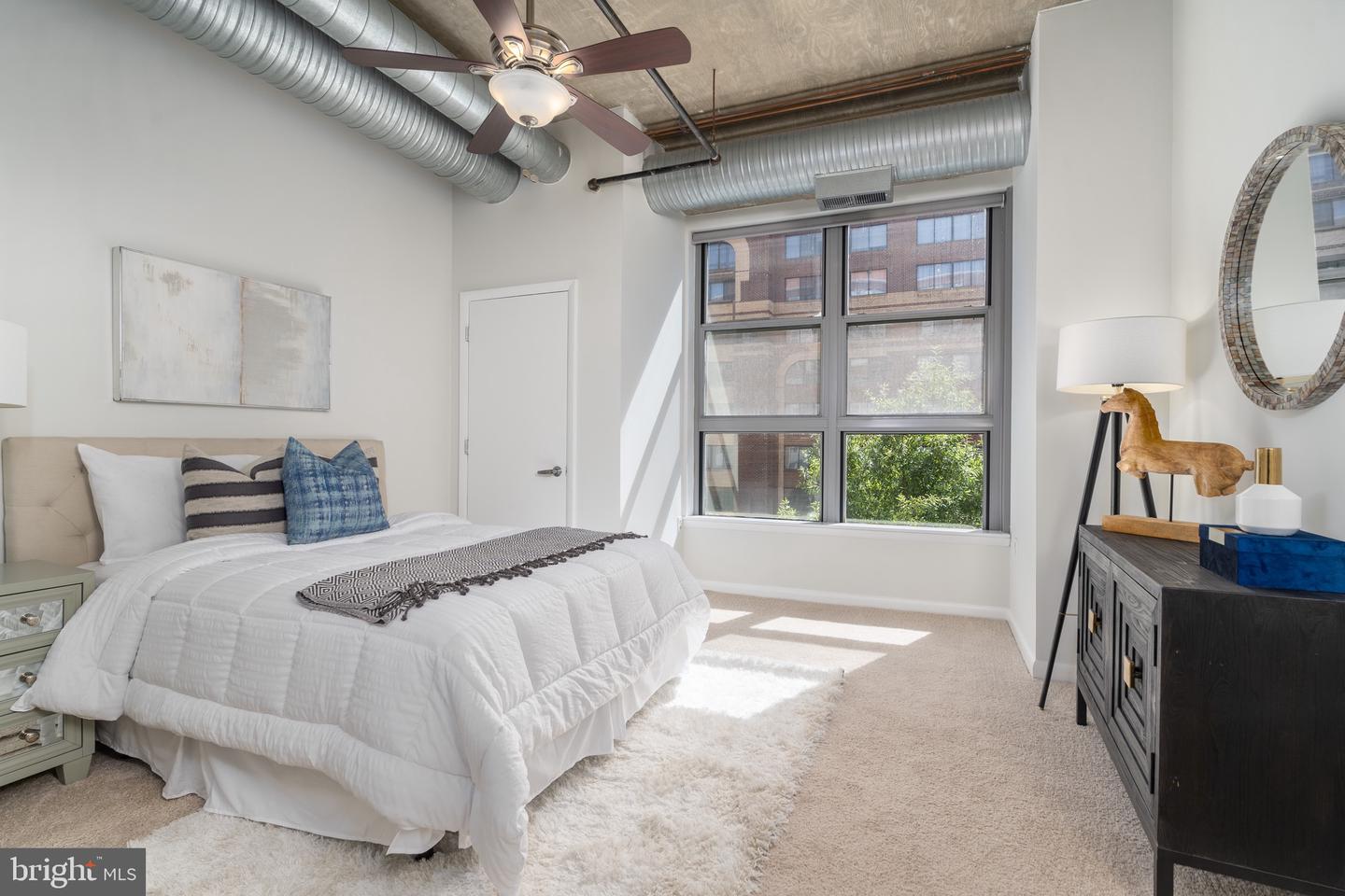 1300 N STREET NW Unit: 305