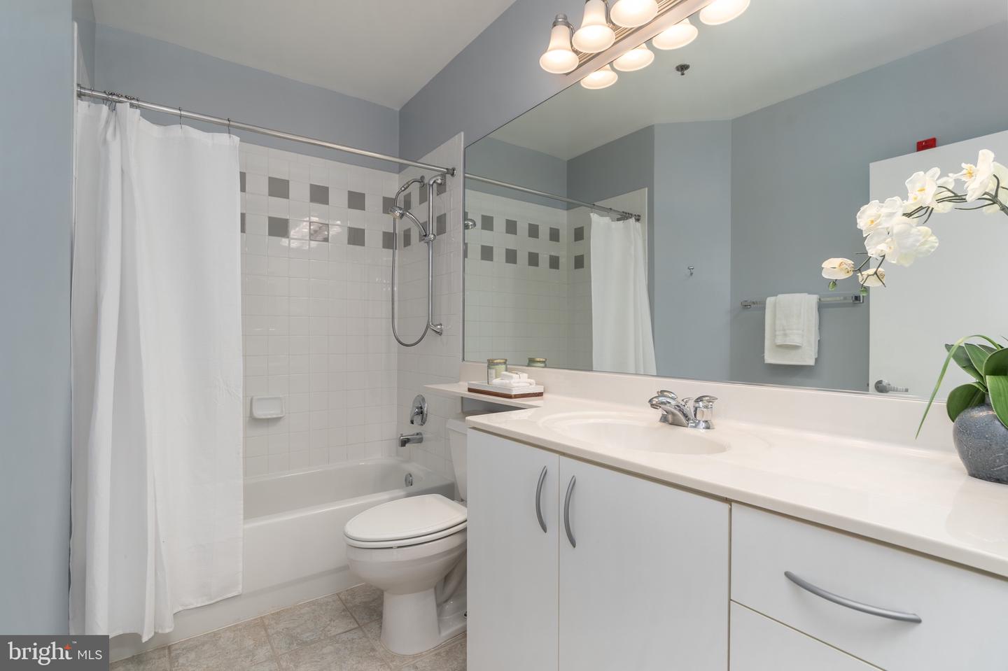 1300 N STREET NW Unit: 305