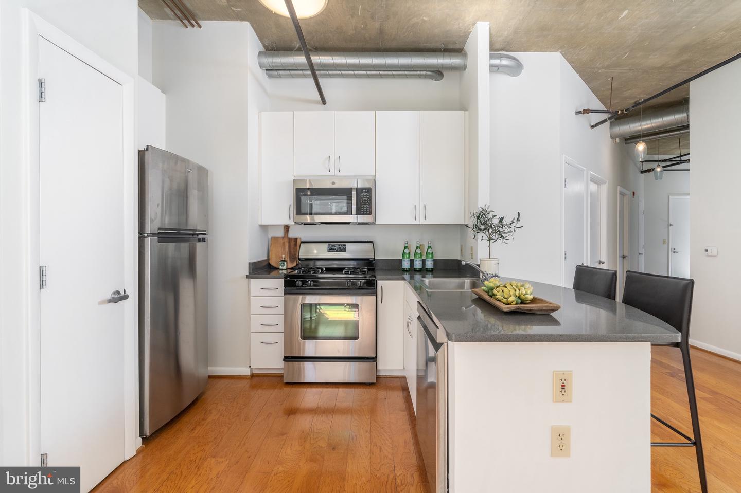 1300 N STREET NW Unit: 305