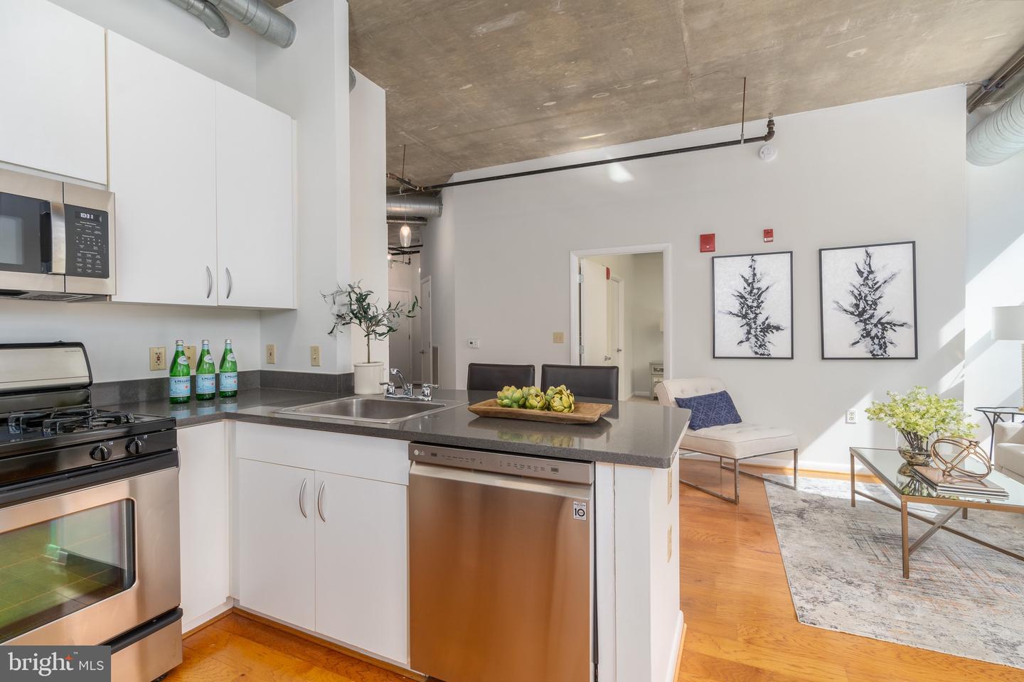 1300 N STREET NW Unit: 305