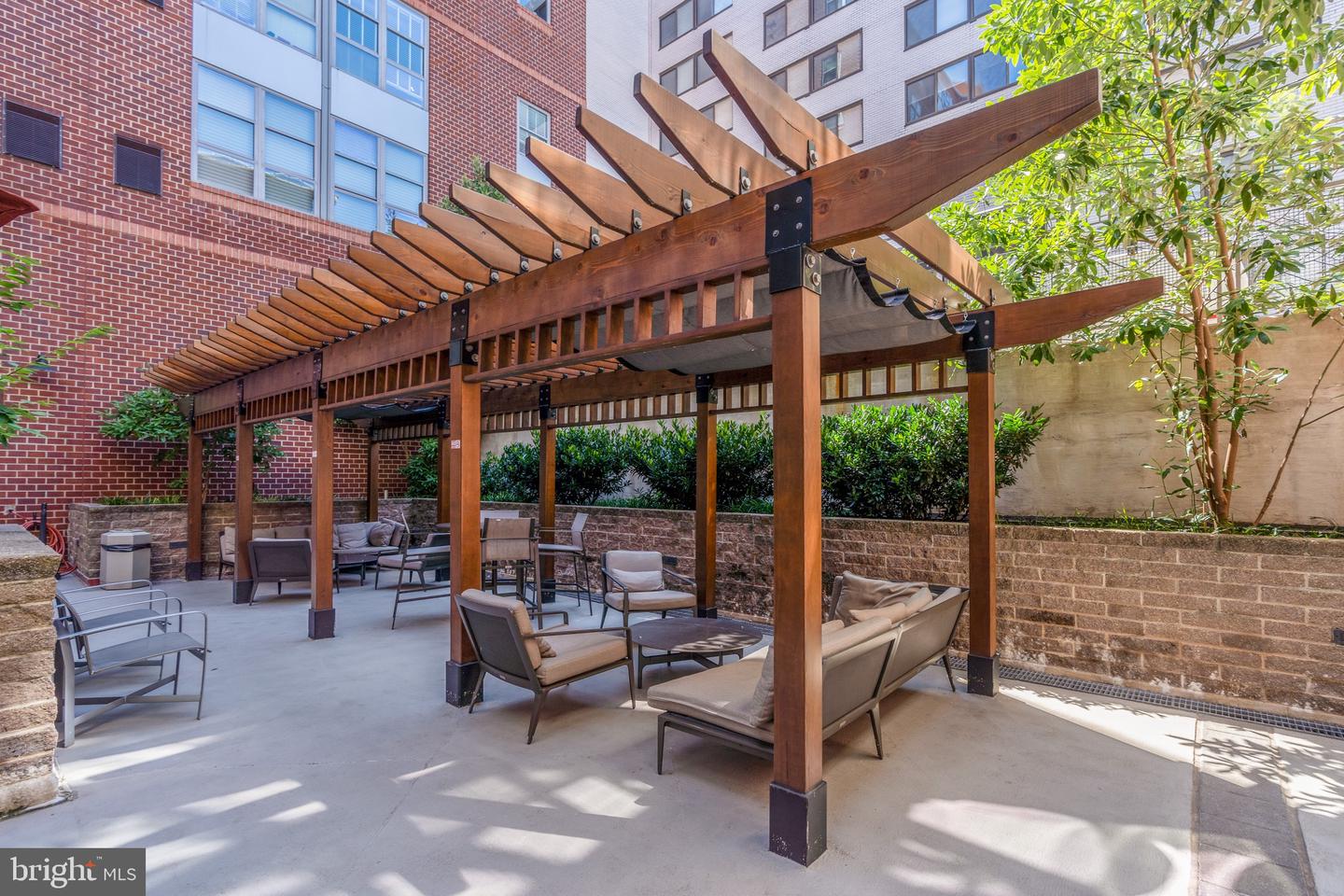 1300 N STREET NW Unit: 305