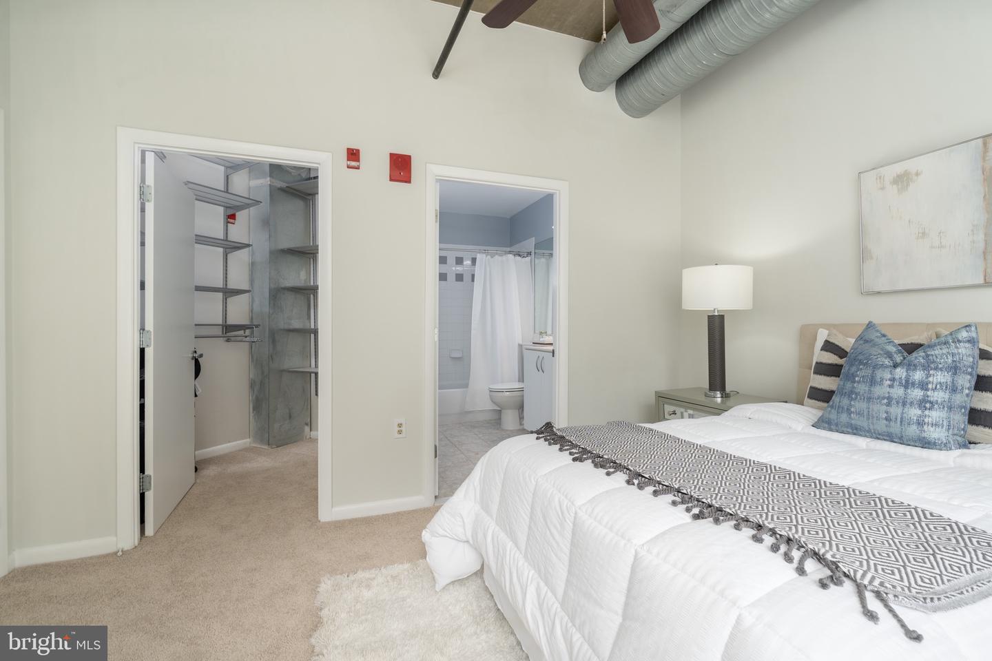 1300 N STREET NW Unit: 305