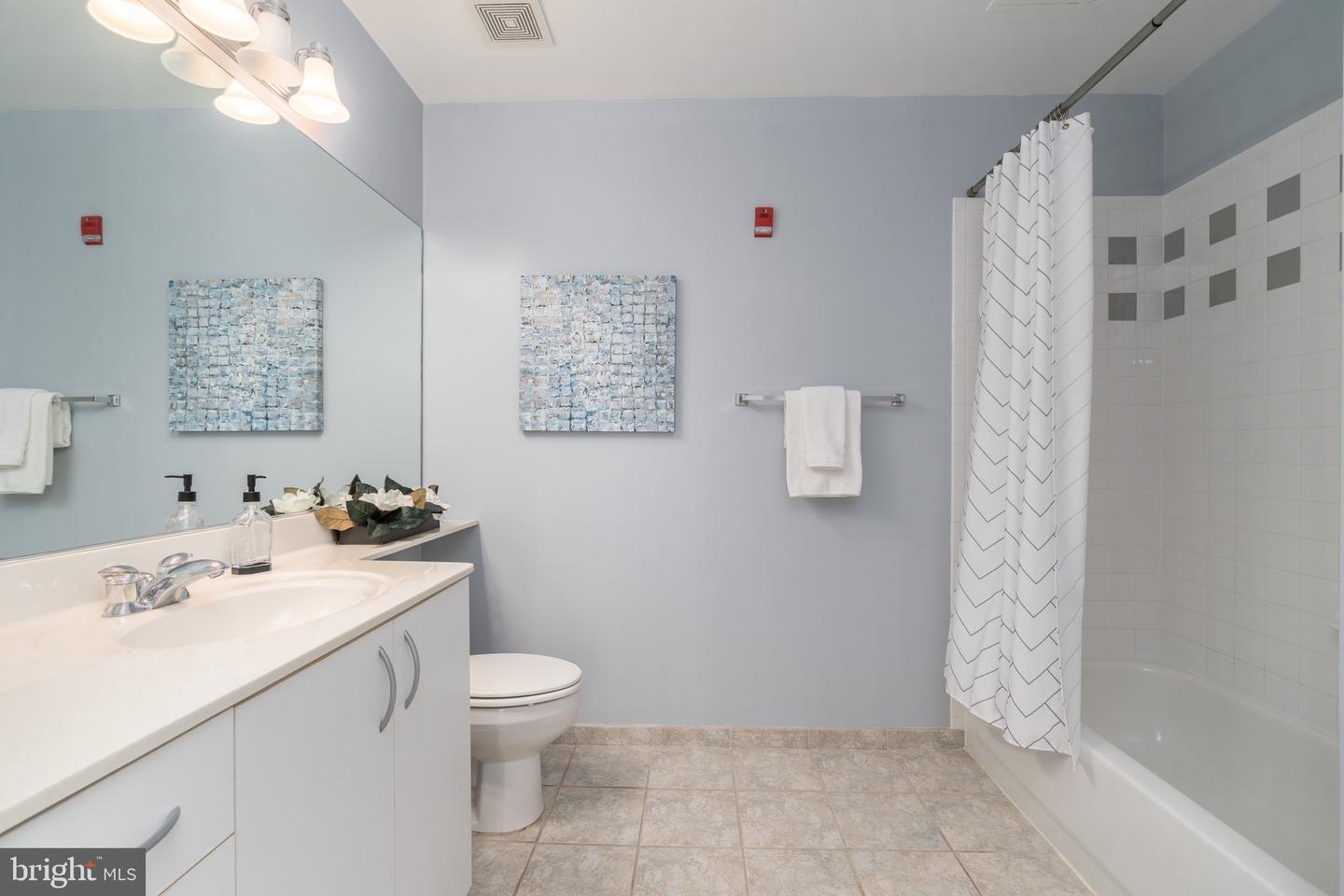 1300 N STREET NW Unit: 305