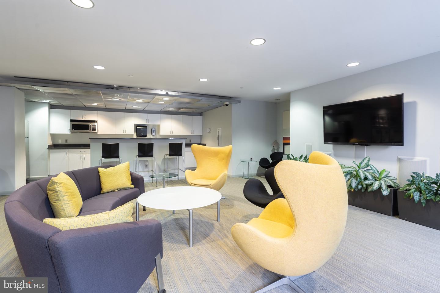 1300 N STREET NW Unit: 305