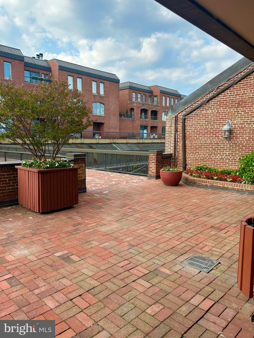 3225 GRACE STREET NW Unit: 208