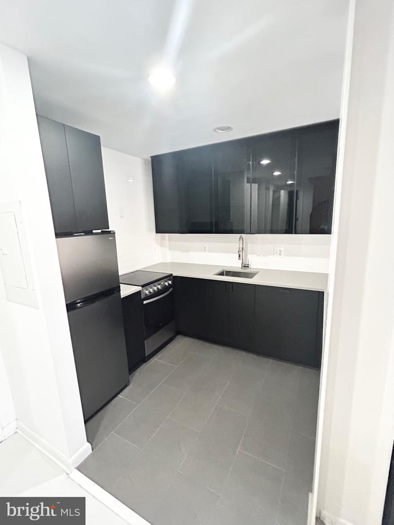 3225 GRACE STREET NW Unit: 208