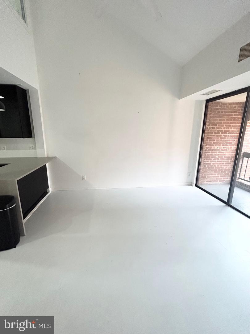 3225 GRACE STREET NW Unit: 208