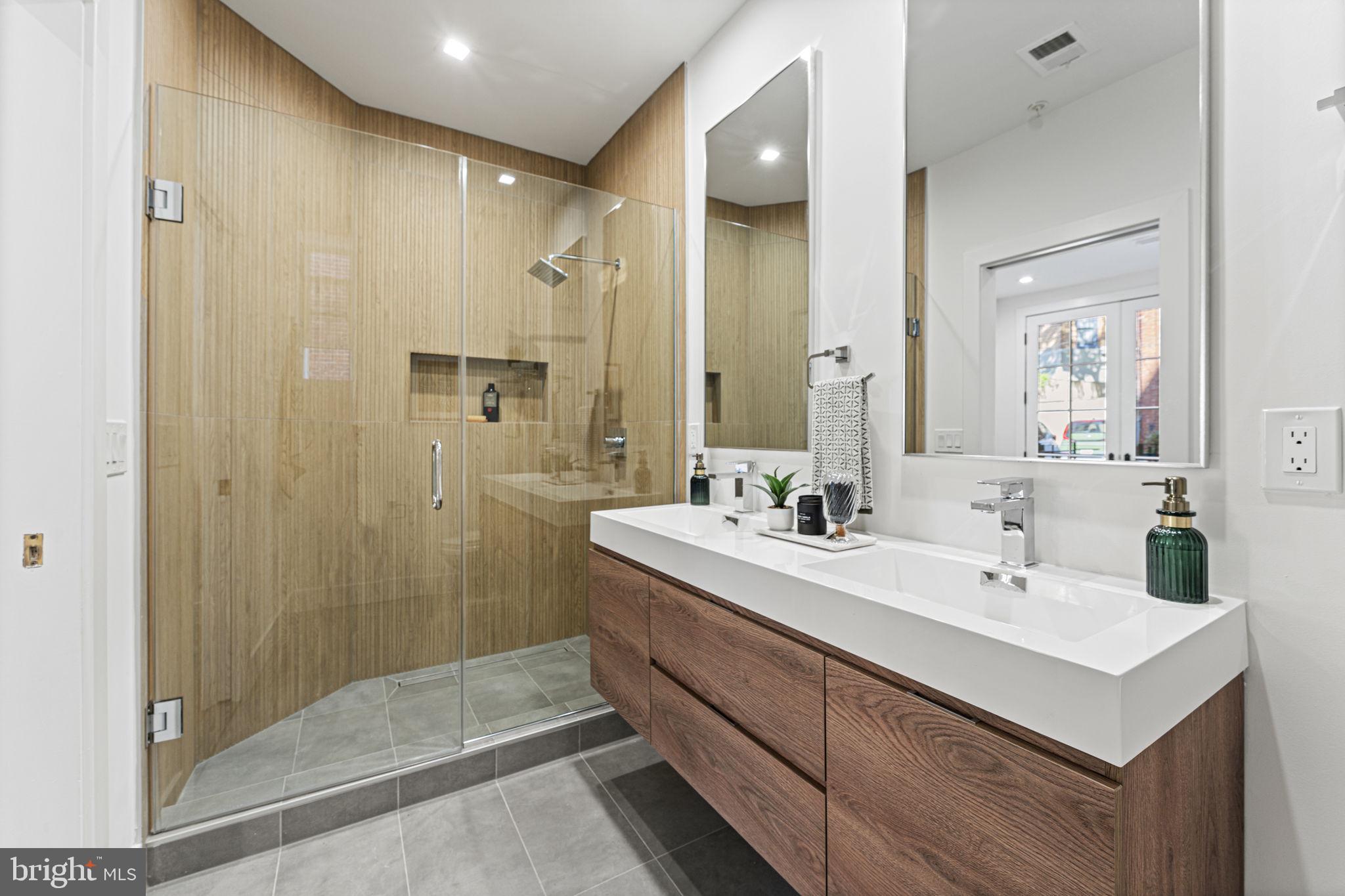 1619 Swann STREET NW Unit: 3