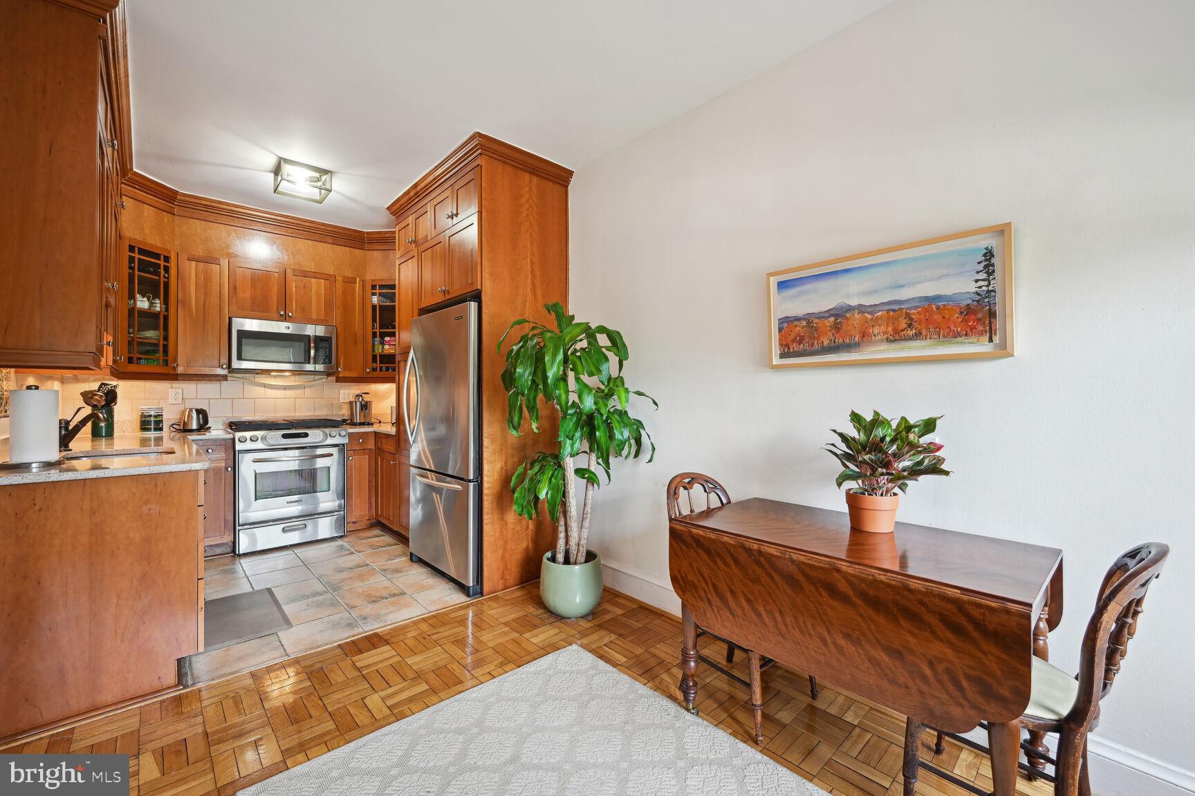 4000 Cathedral Ave NW #306b