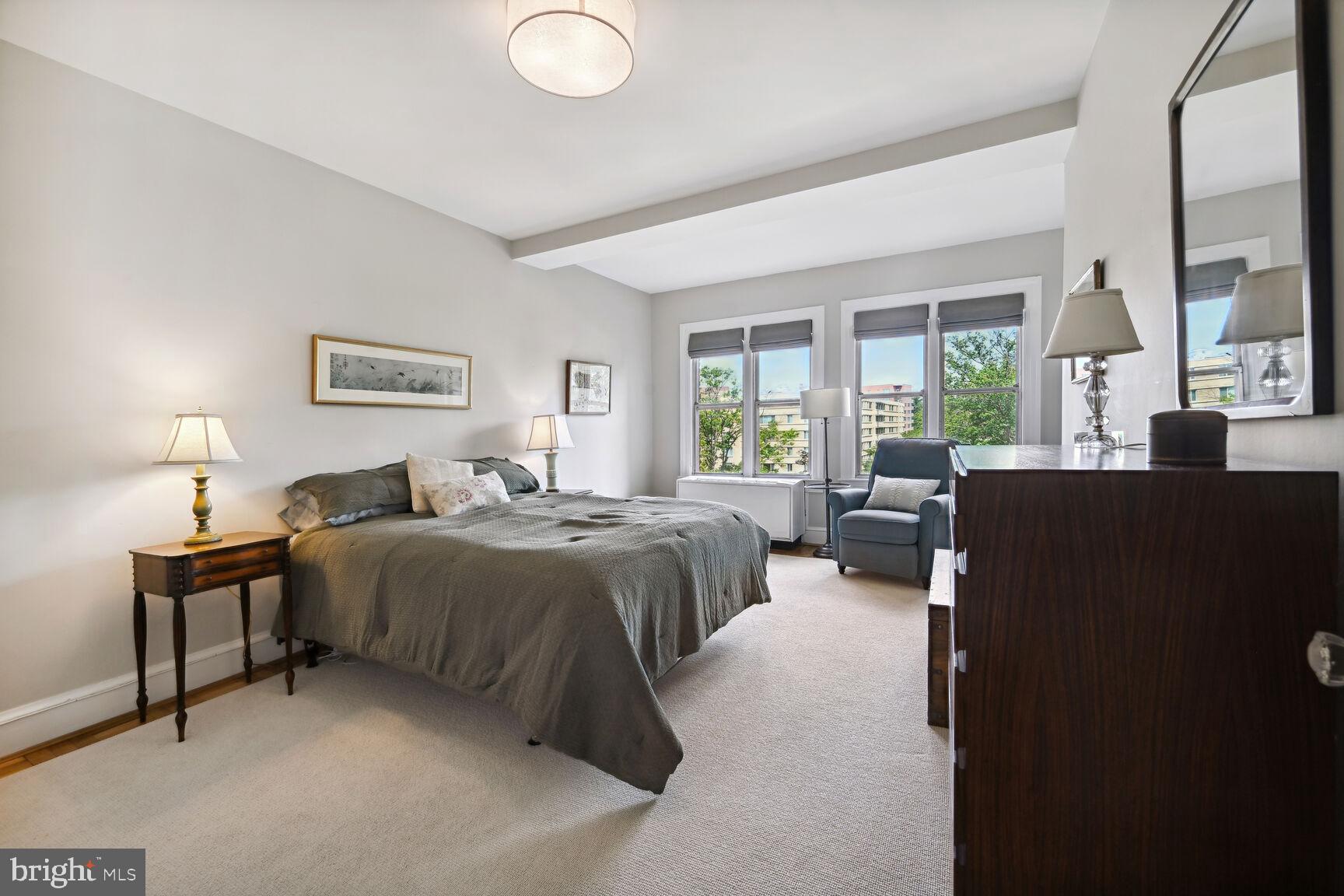 4000 Cathedral Ave NW #306b