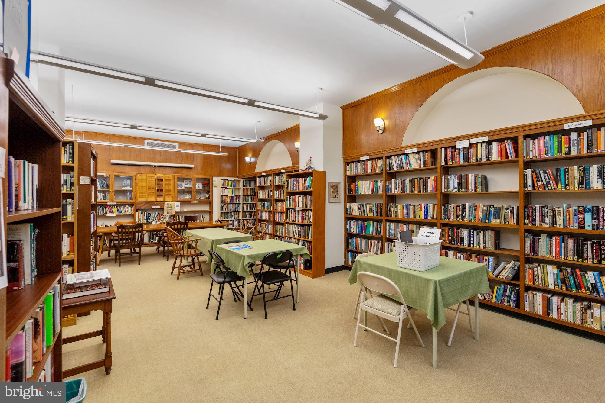 4000 Cathedral Ave NW #306b