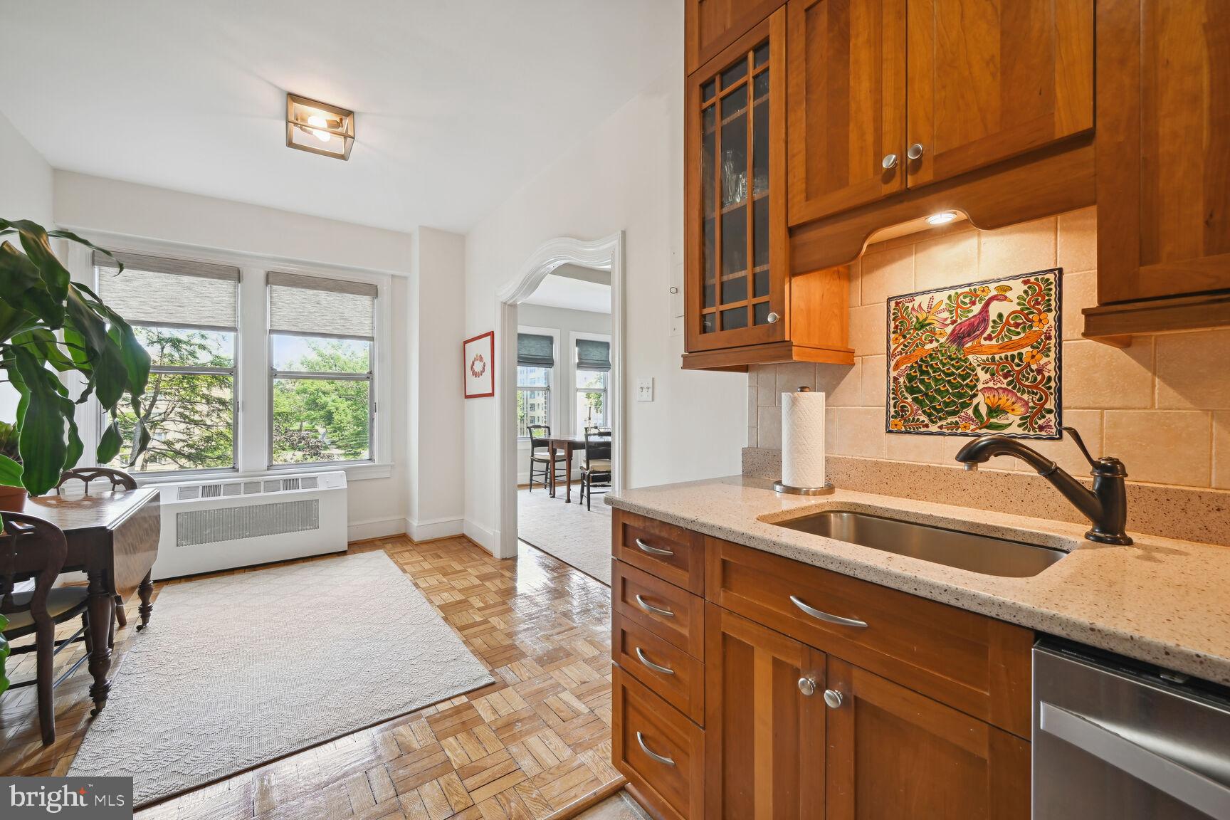 4000 Cathedral Ave NW #306b