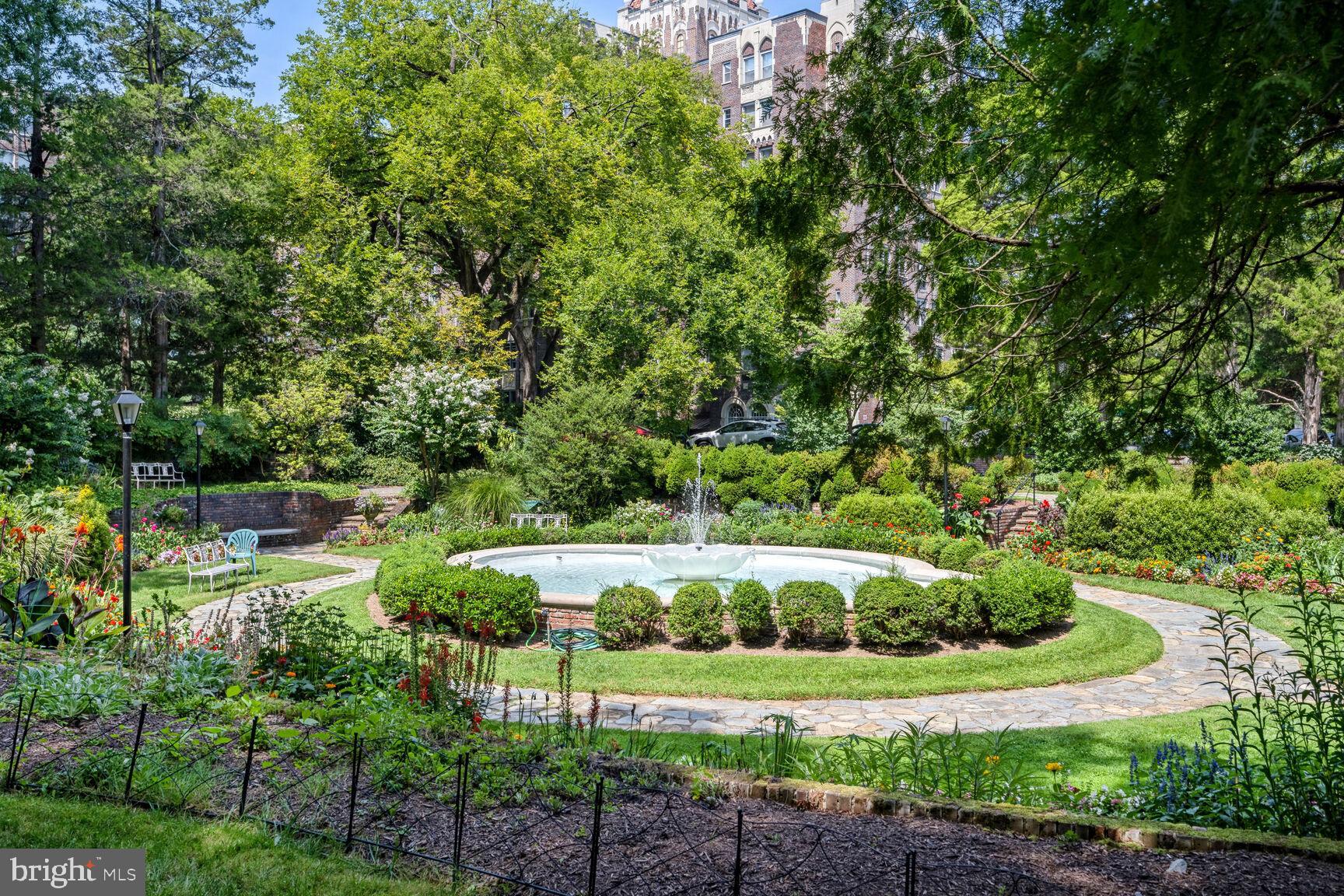 4000 Cathedral Ave NW #306b