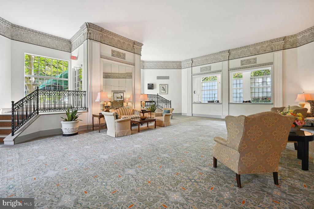 4000 Cathedral Ave NW #306b