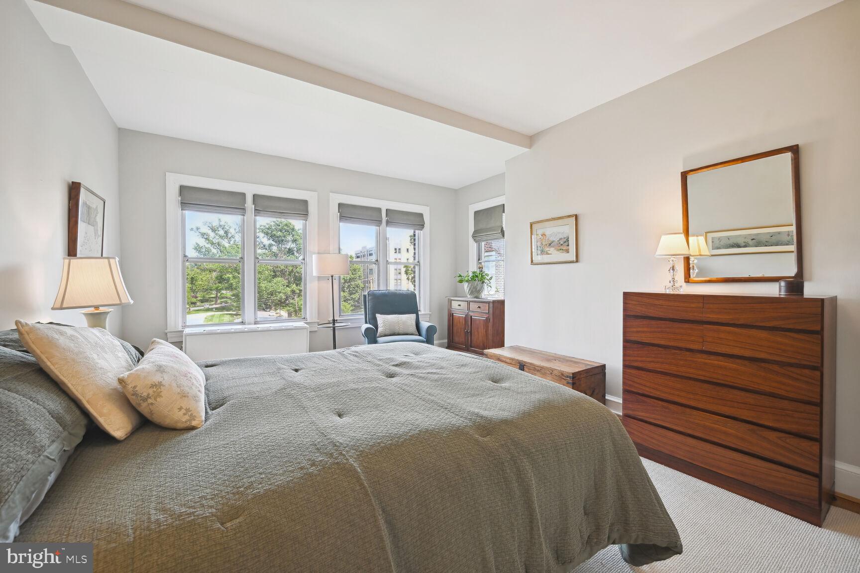 4000 Cathedral Ave NW #306b