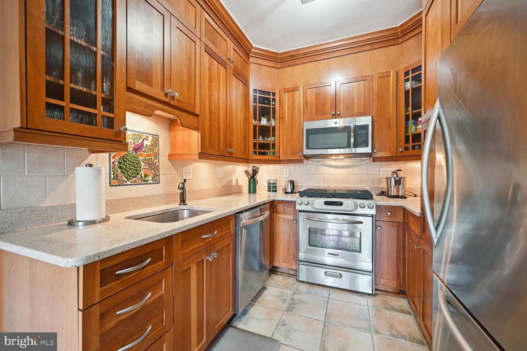 4000 Cathedral Ave NW #306b