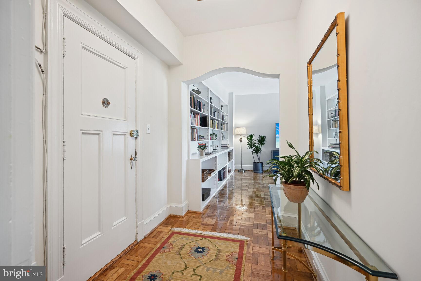 4000 Cathedral Ave NW #306b