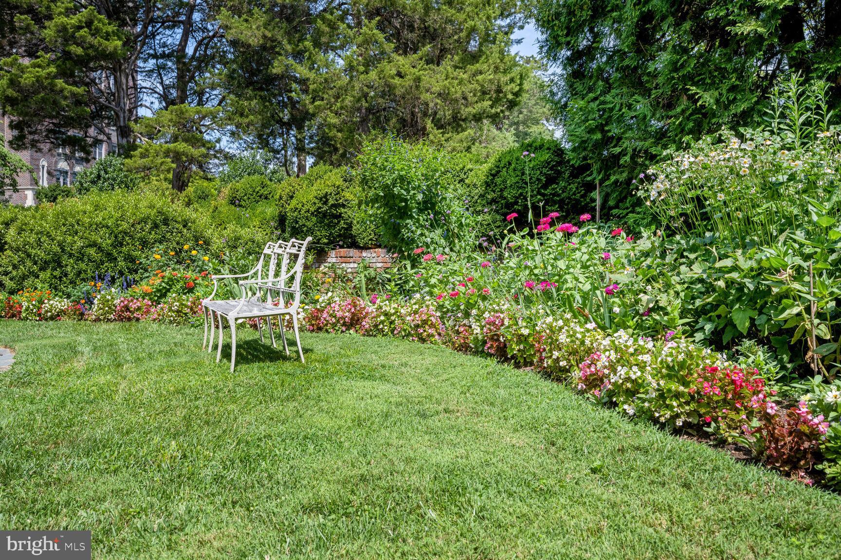 4000 Cathedral Ave NW #306b