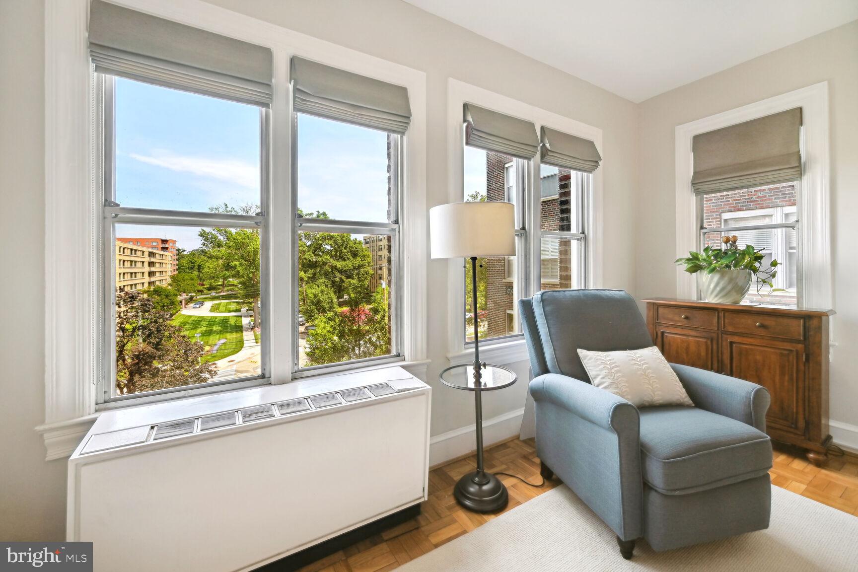 4000 Cathedral Ave NW #306b