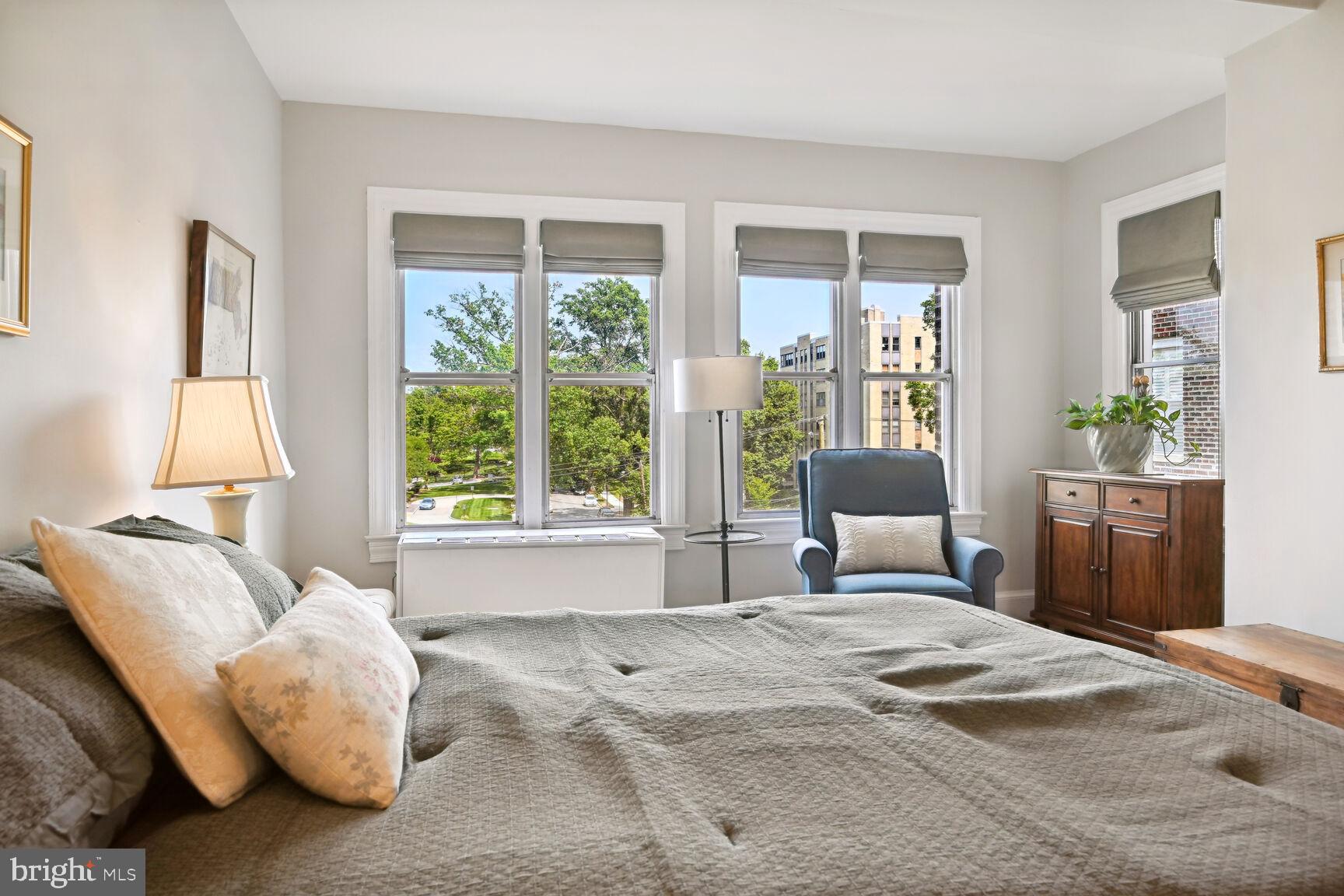 4000 Cathedral Ave NW #306b