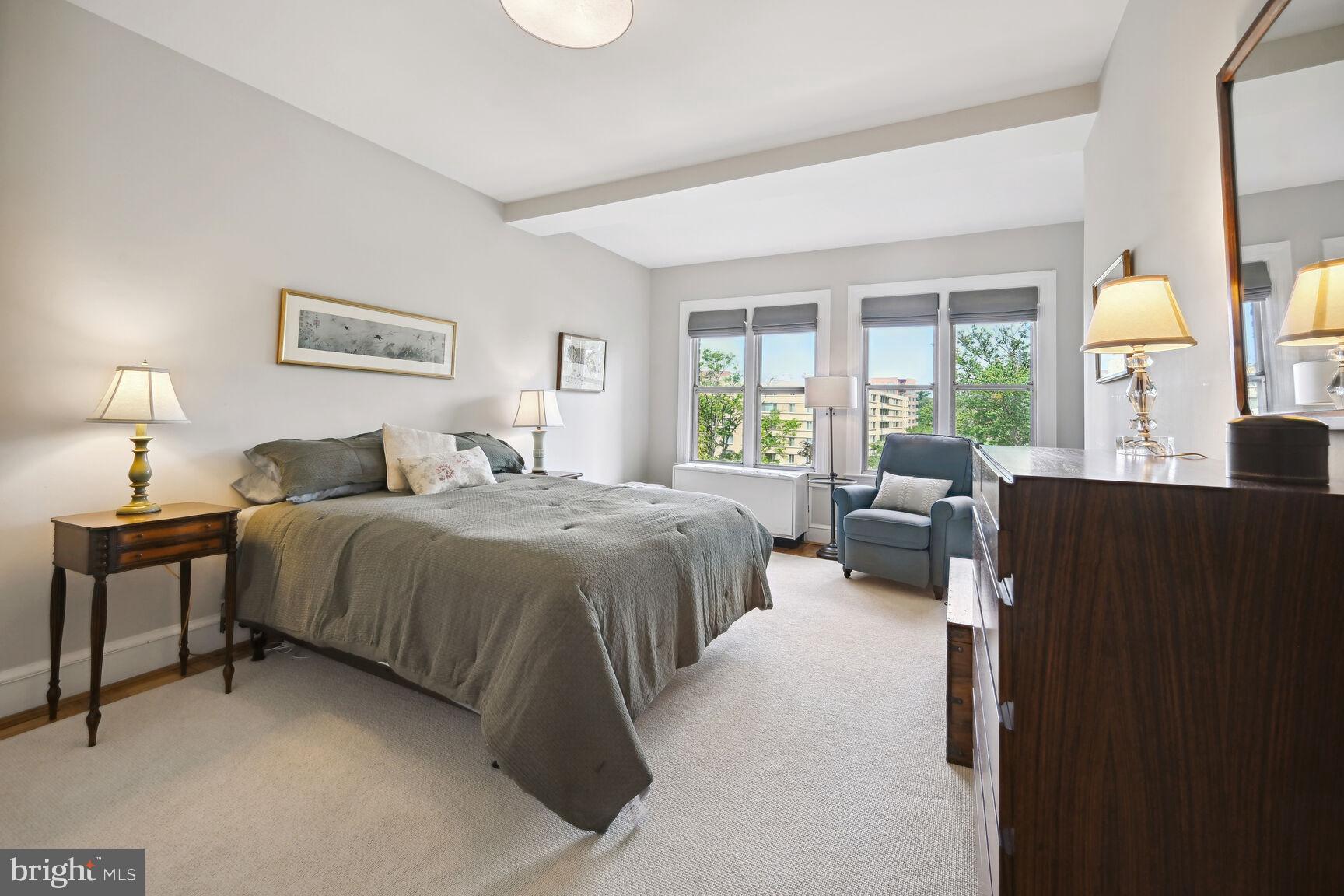 4000 Cathedral Ave NW #306b