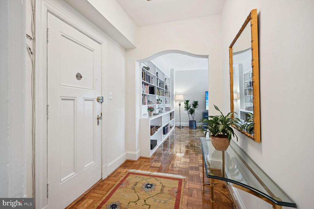4000 Cathedral Ave NW #306b