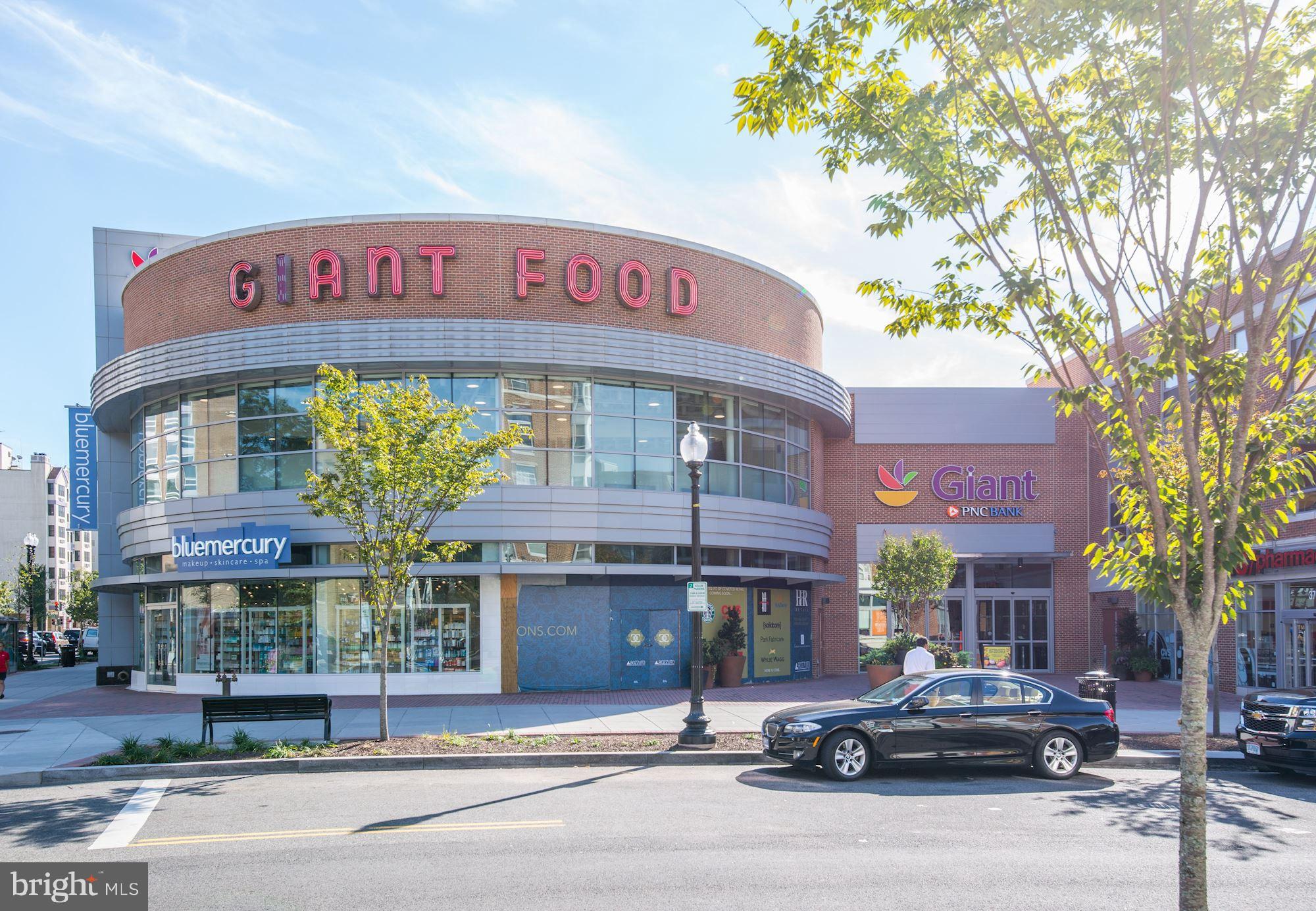 4000 Cathedral Ave NW #306b