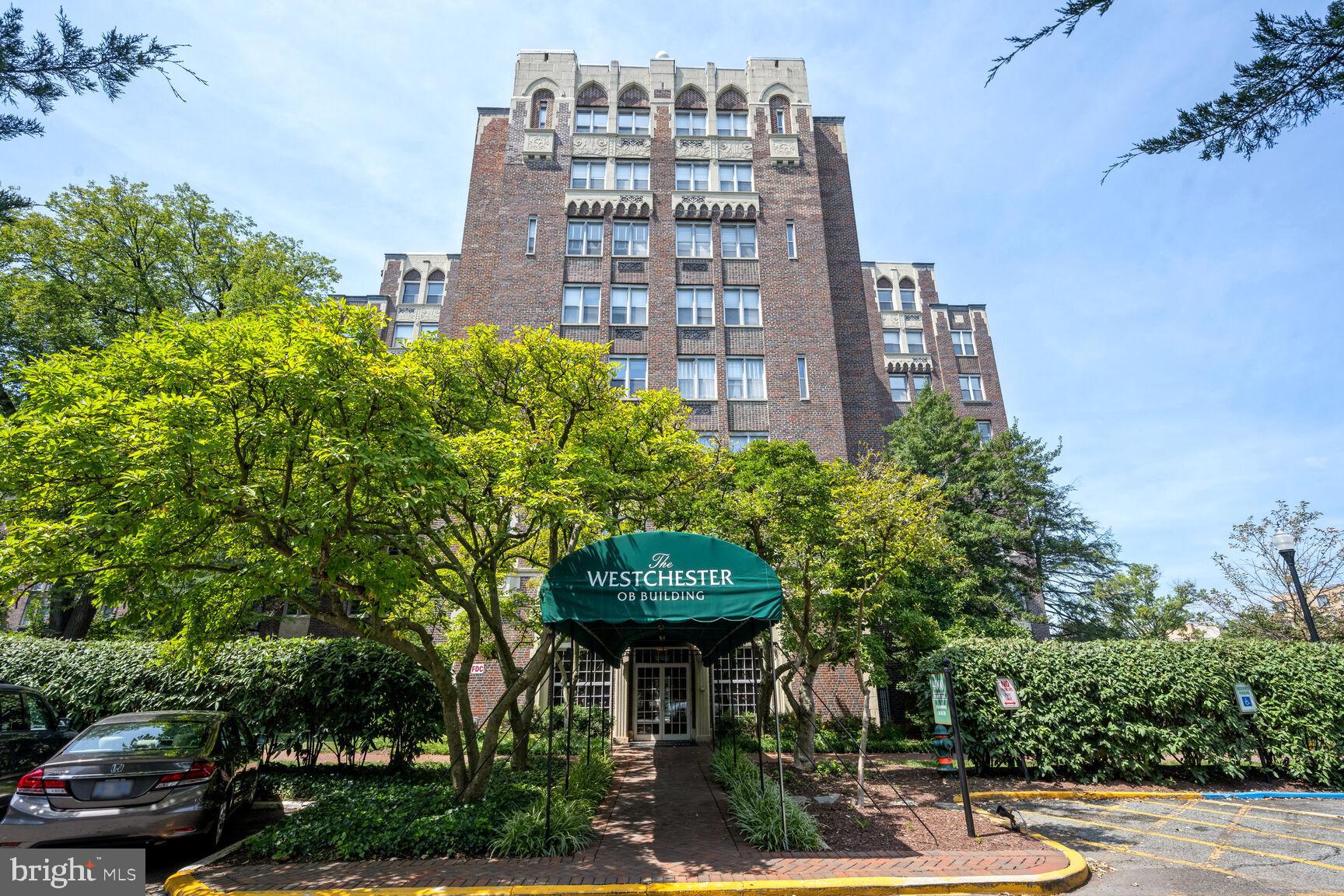 4000 Cathedral Ave NW #306b